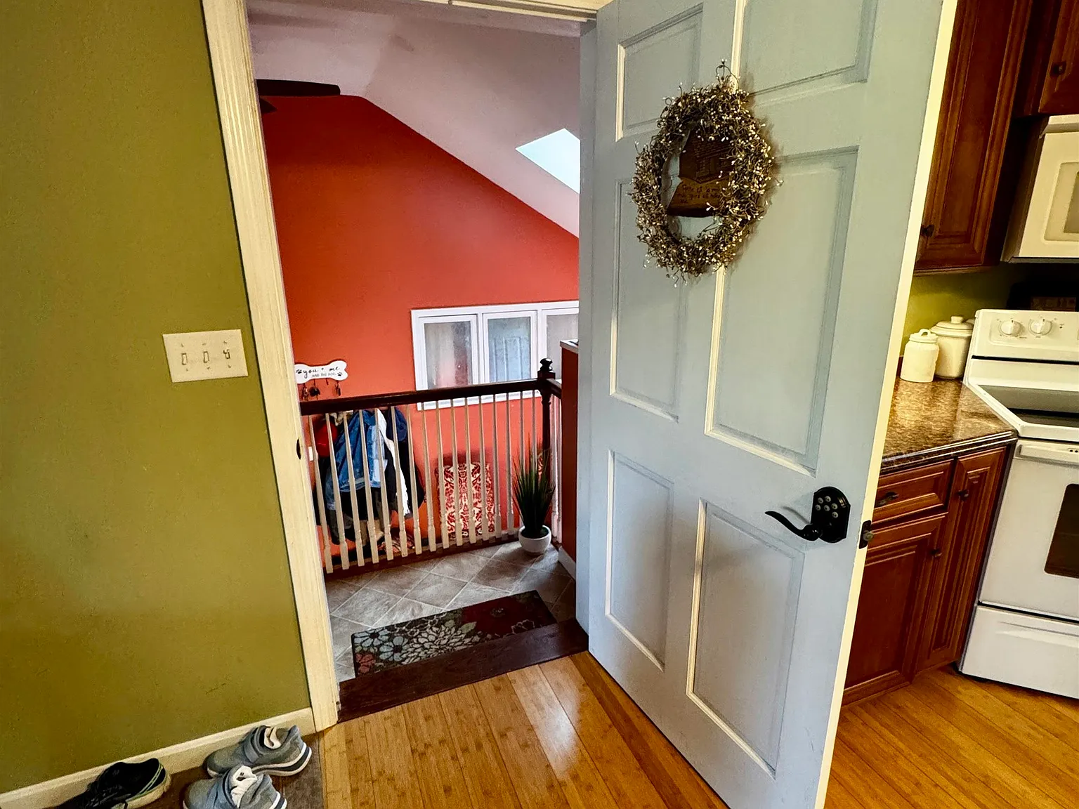 1 bed, 800 sqft, $1,950 — Photo 2
