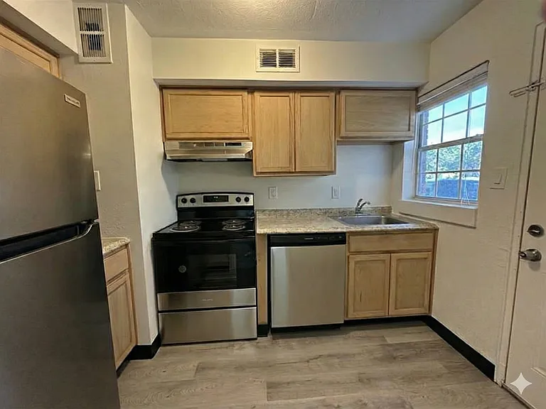 Park Vista Apartments — Photo 6