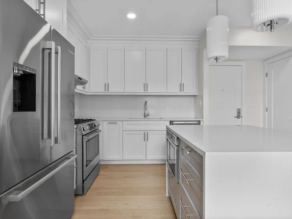 301 Border St #606, Boston, MA 02128