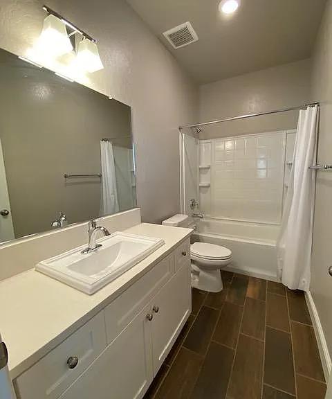 2177 La Vona Ave — Photo 12