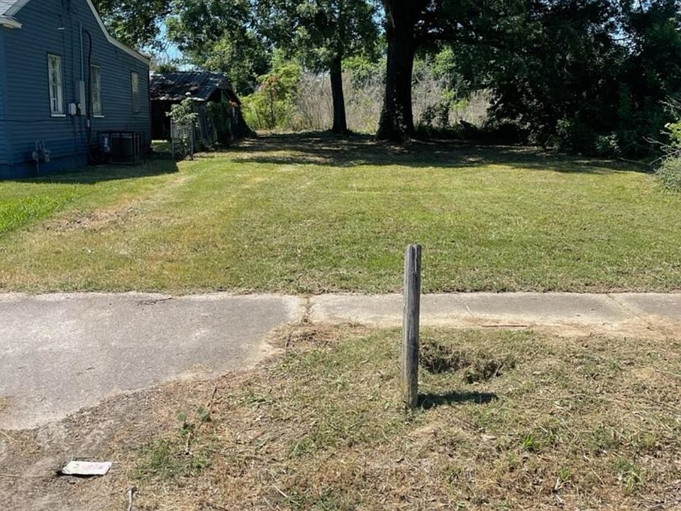 2nd image of 1925 Sipes Ave #11