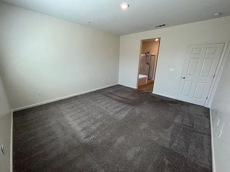 2240 S Lebec St — Photo 7