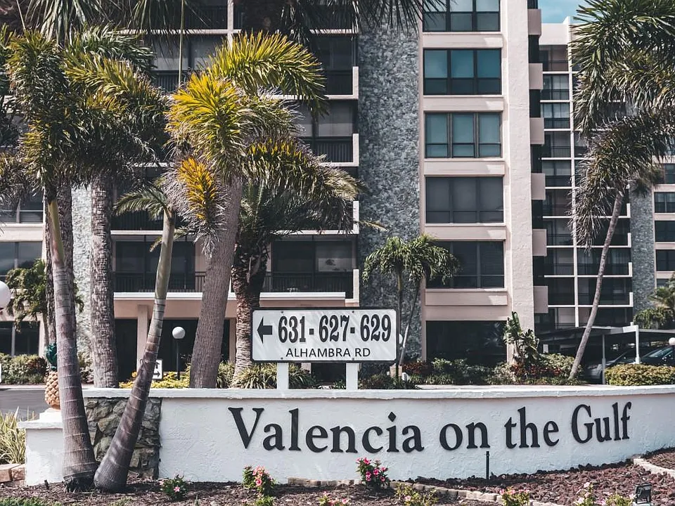 627 Alhambra Rd #301