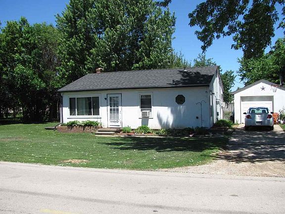 2nd image of 830 Tampa Ln