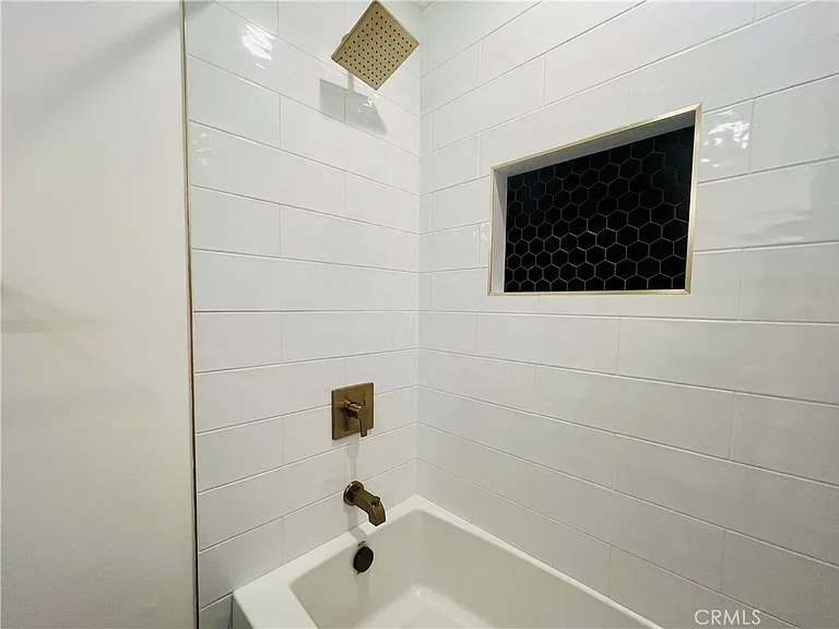5309 Lockhurst Dr — Photo 14