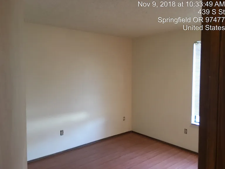 407 S St — Photo 7