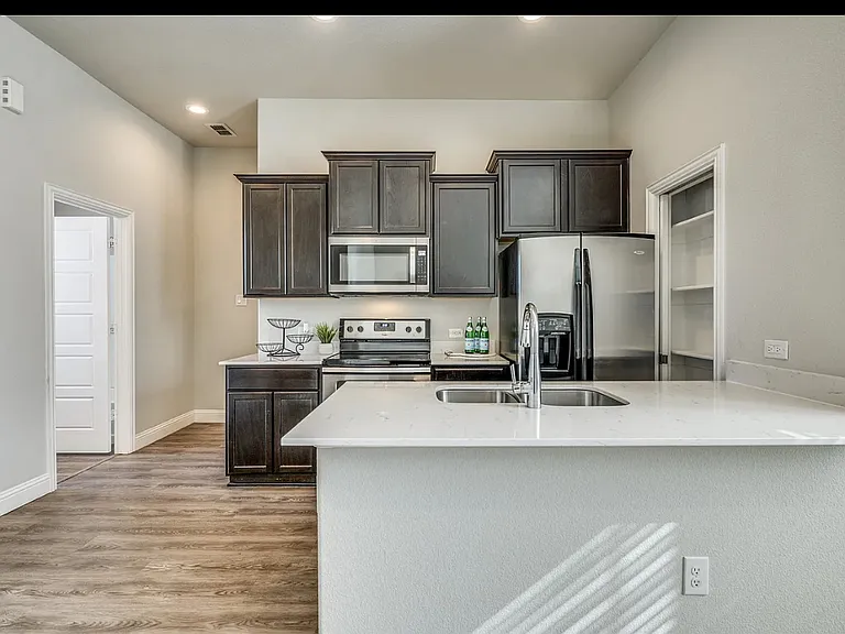 1912 Bel Air Dr — Photo 21