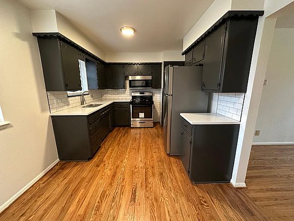 3rd image of 105 Garth Brooks Blvd