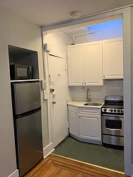 Rented by Salon Realty Corp