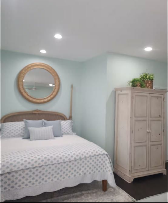 King Bed & Wardrobe with Hanging Closet/Drawers Iron/Ironing Board