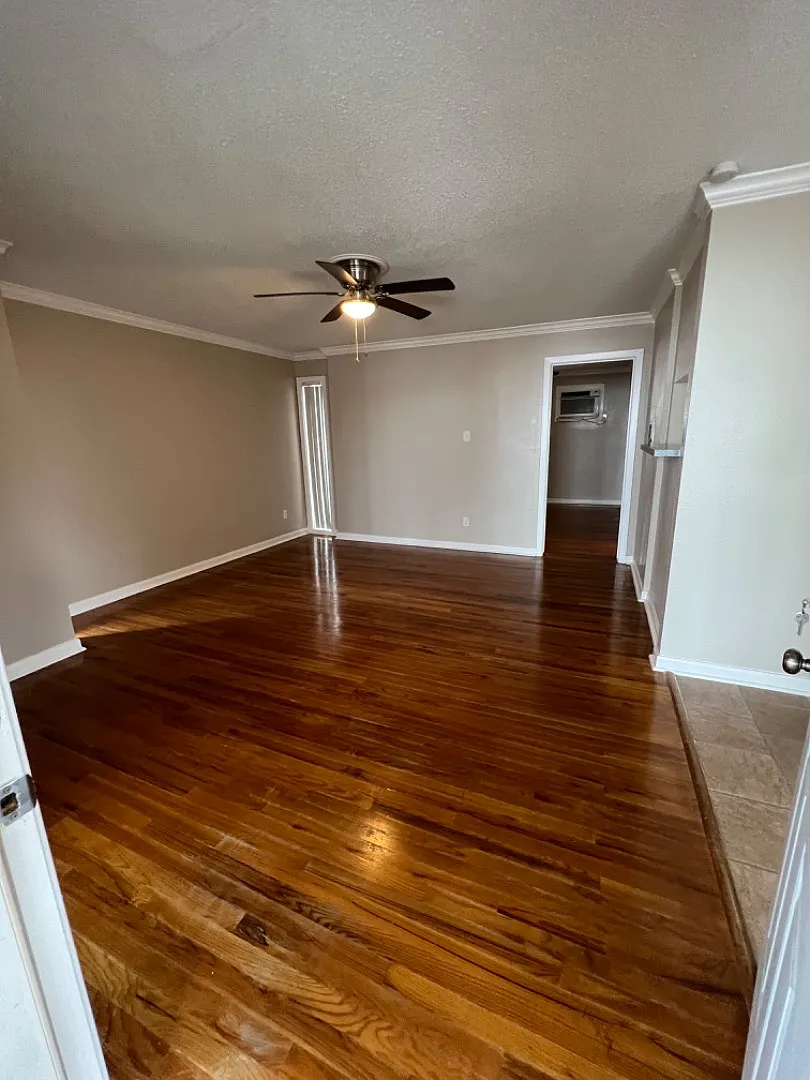 4036 Bellefontaine - Unit 8 — Photo 1