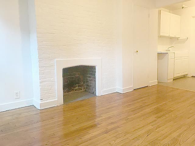 2nd image of 141 E 13th St APT R4b
