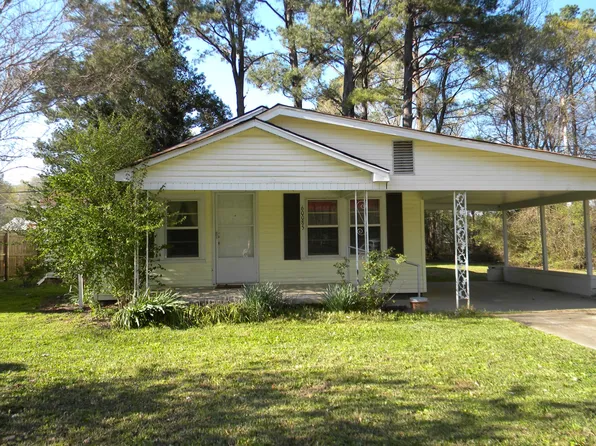 1610 Winchester Cir, Amory, MS 38821