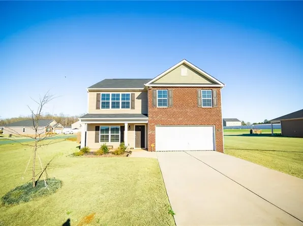 109 Bunting Dr, Lexington, NC 27295
