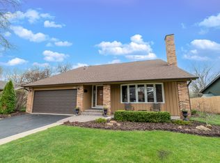1140 N Pepper Tree Dr, Palatine, IL 60067