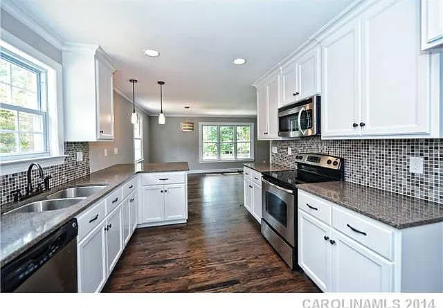 3 bed, 1.5 bath, 1344 sqft, $3,000 — Photo 2