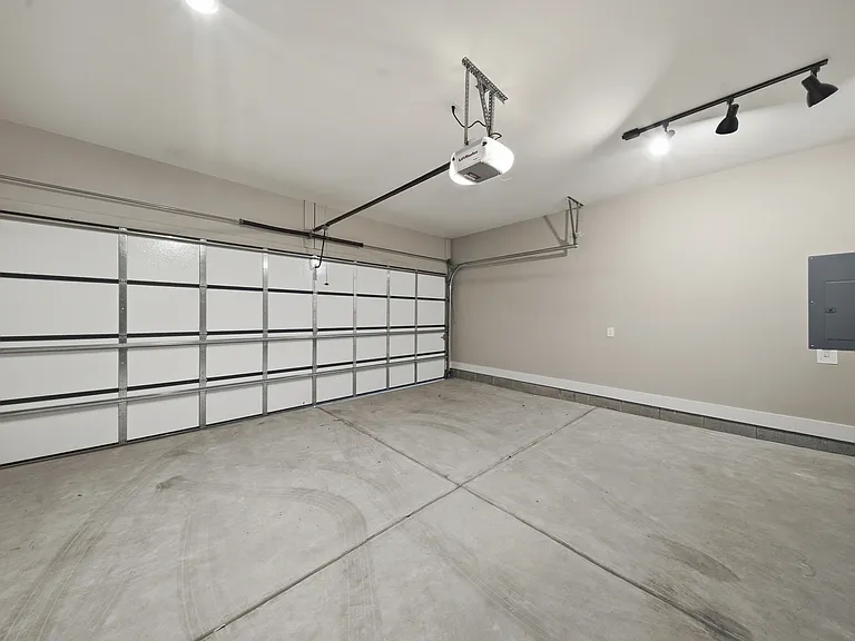 1602 Julia Maulden Pl — Photo 38