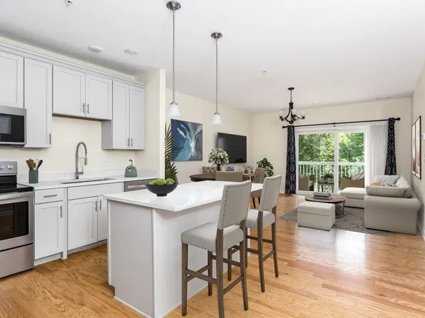 1211 Pennington Dr #1211, Walpole, MA 02081