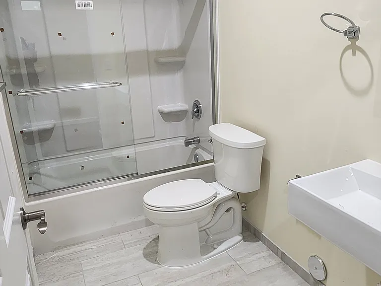 431 Morris Ave #3 — Photo 7