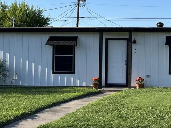 221 McGregor Ave, Harlingen, TX 78550