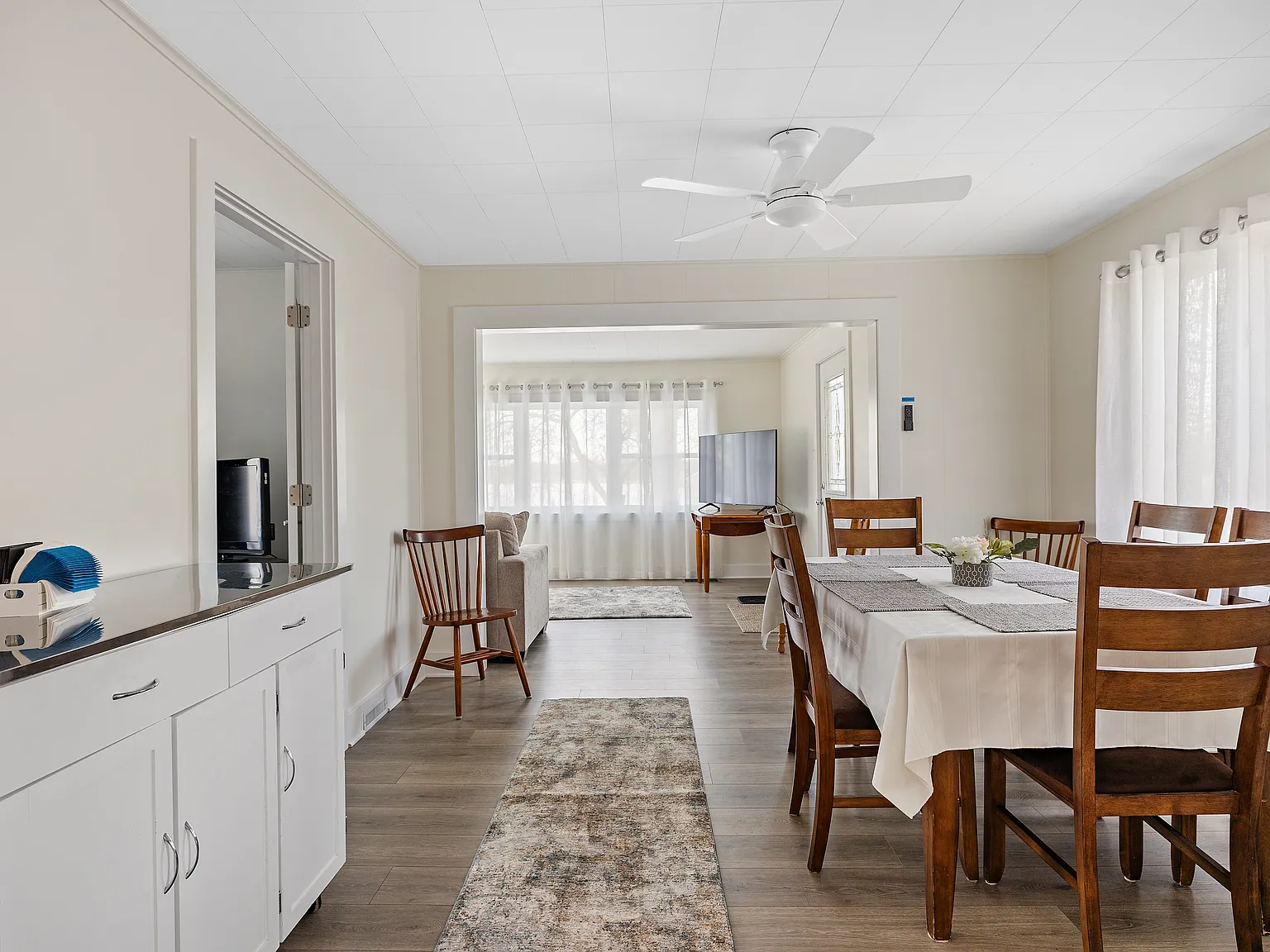 2 bed, $2,200 — Photo 3