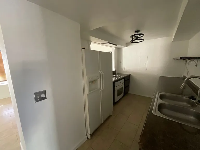 11140 Stratford Dr #12 — Photo 9