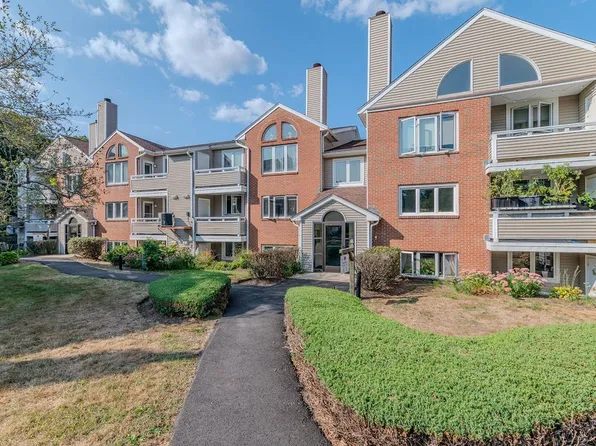 10 Chapman St Unit 304, Weymouth, MA 02189