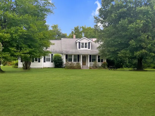 261 Catawba Dr, Chatham, VA 24531