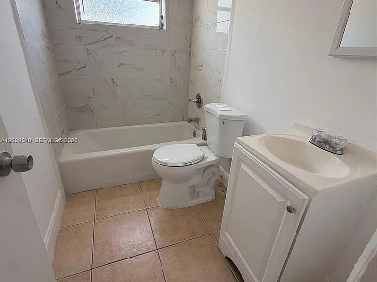 8450 NE Miami Ct #4 — Photo 2
