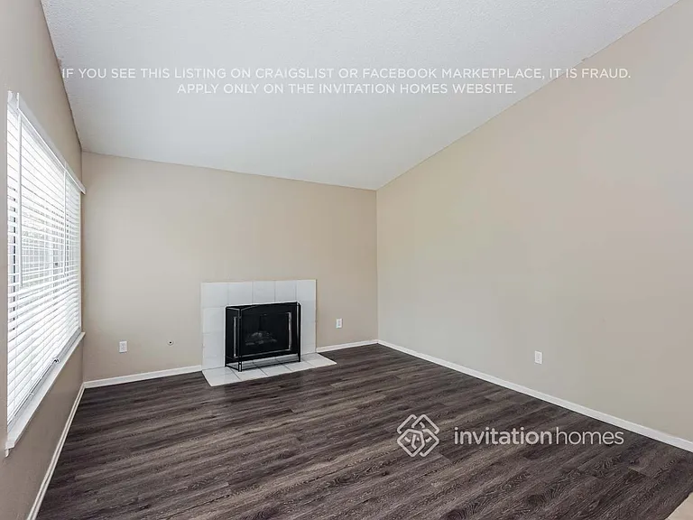 2155 E Alondra St — Photo 3