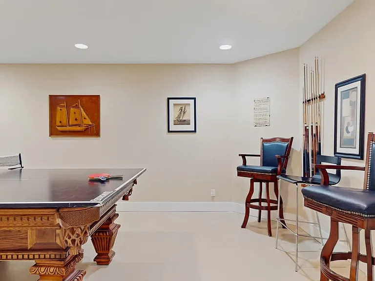 Building's Lounge