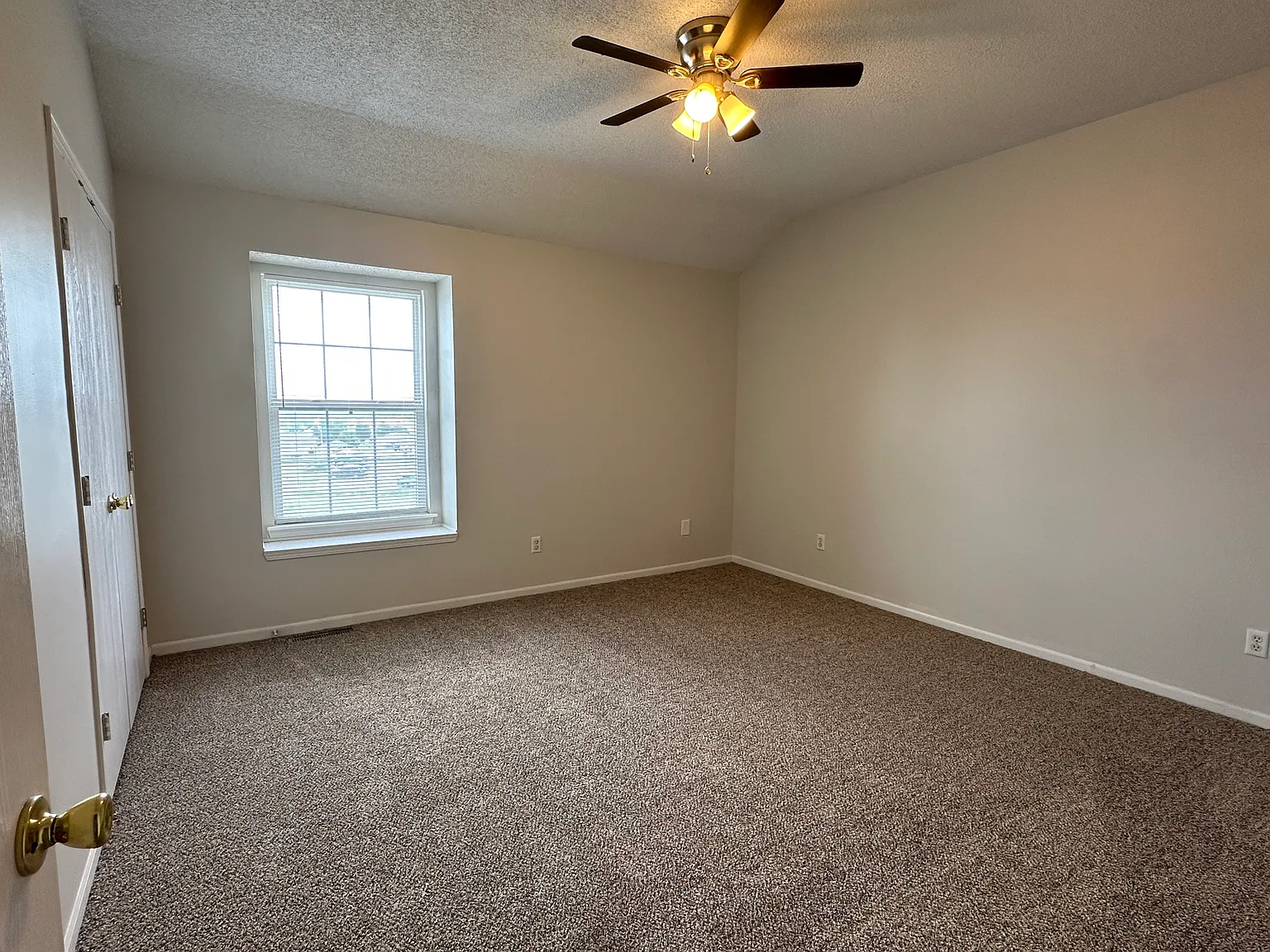 509 Sky Vue Dr — Photo 4