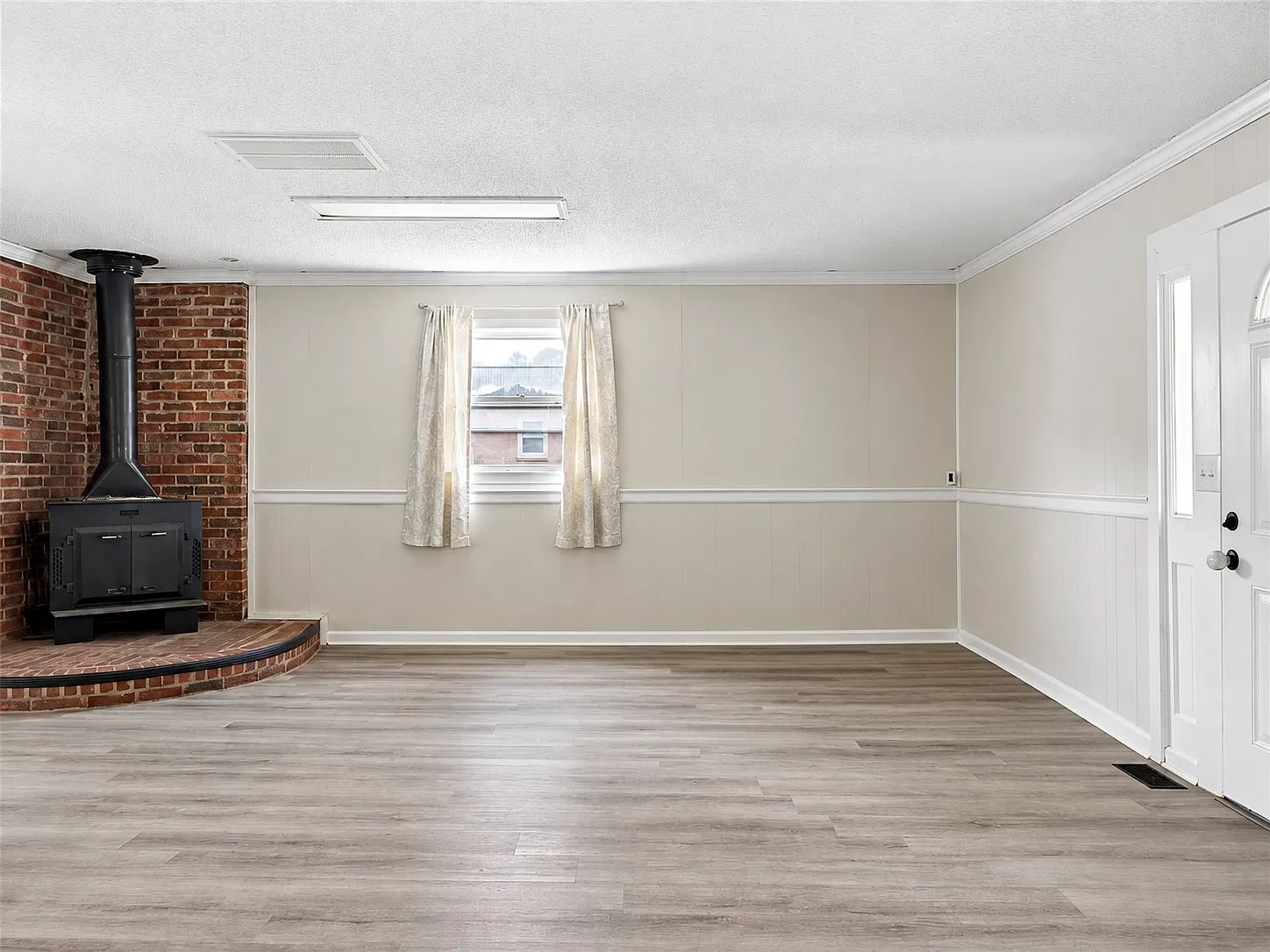 3 bed, 1610 sqft, $1,750 — Photo 3