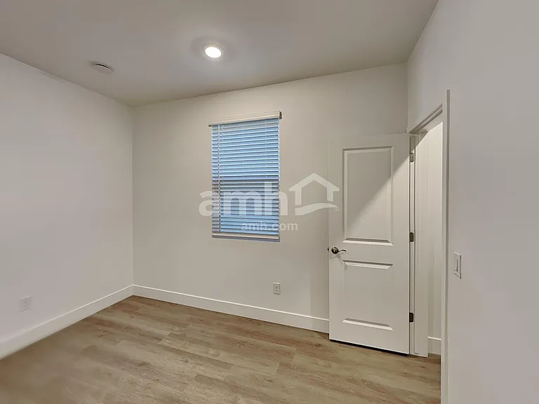 7426 S Keller Ln — Photo 14