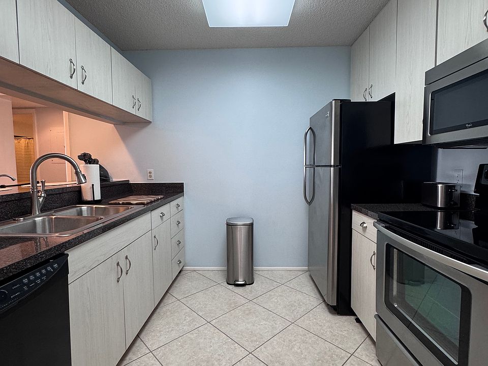 Lovely kitchen ready for your arrival!