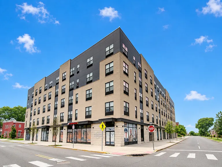 425 Bergen Ave #1 — Photo 18