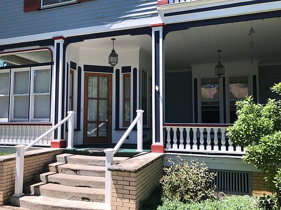 Private Entry and Veranda