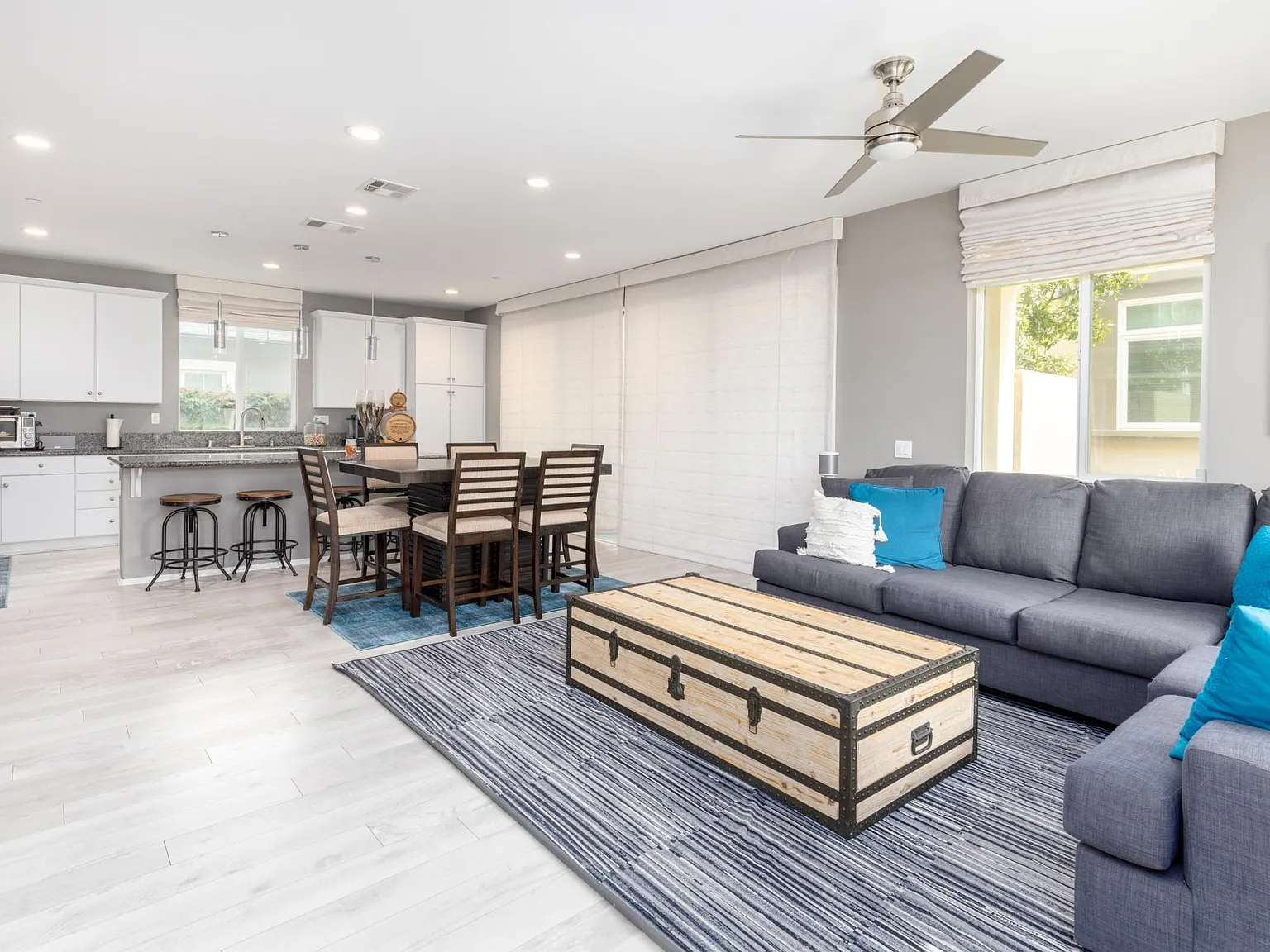 4 bed, 2287 sqft, $6,000 — Photo 3
