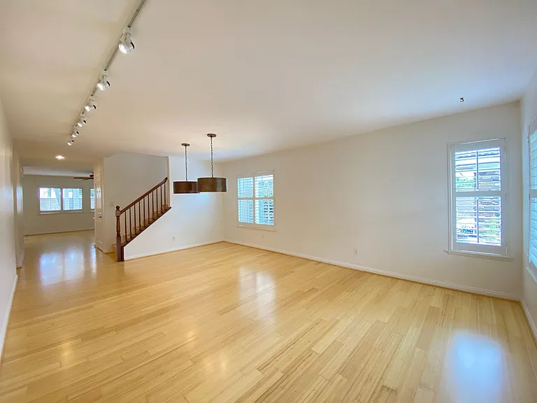 393 Spring Canyon Way — Photo 4
