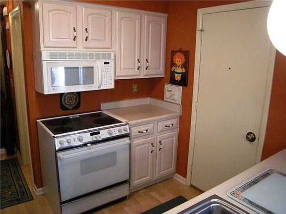 5th image of 229 Greenway Blvd
