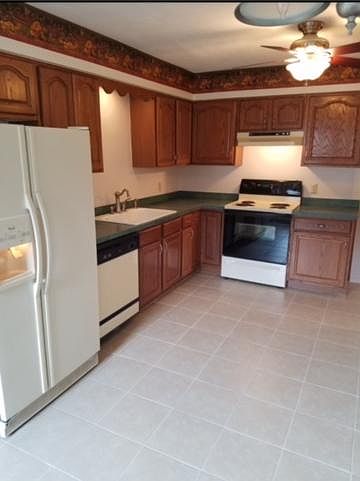 2nd image of 3233 8th St