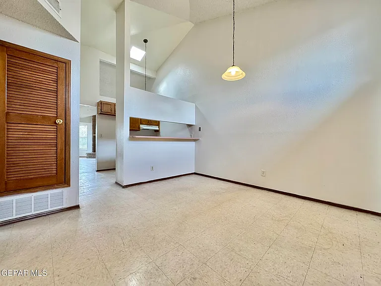 11357 Lake Erie Dr — Photo 12
