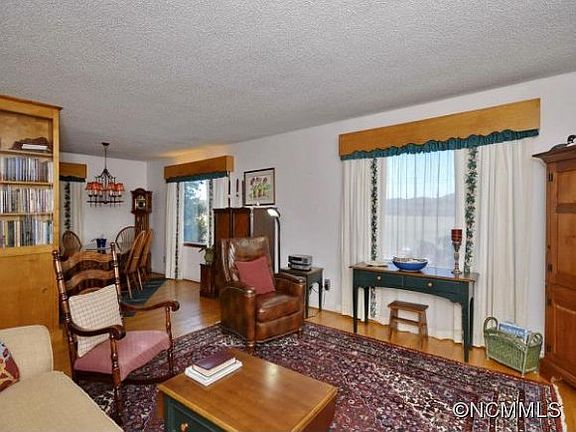 5th image of 6 Ferenvilla Dr