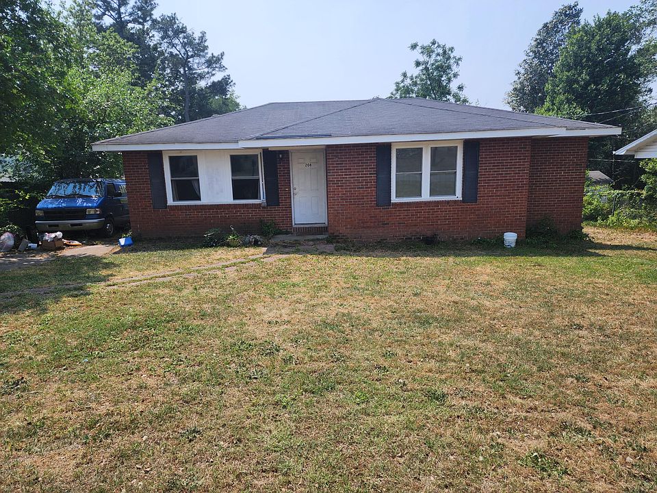 1st image of 208 Edgewood Drive