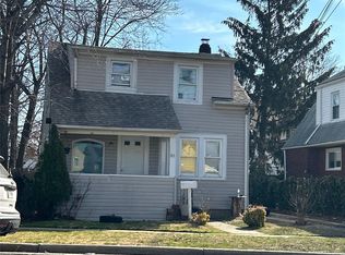 30 Pierson Ave, Hempstead, NY 11550