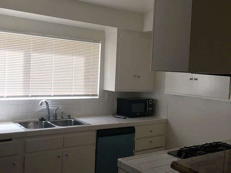 1331 Berkeley St #3 — Photo 10