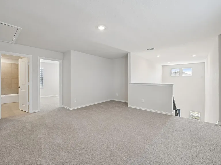 717 Leavenworth Dr — Photo 22