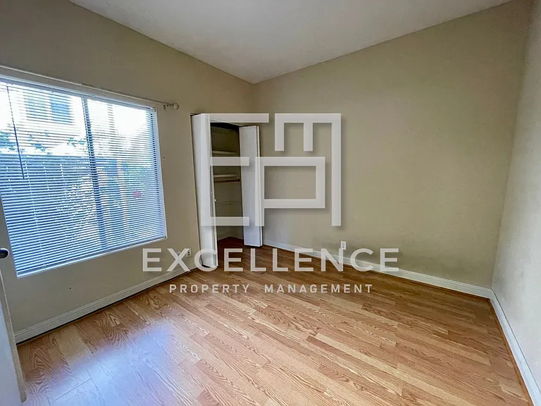 1336 Greenwich Ct — Photo 8