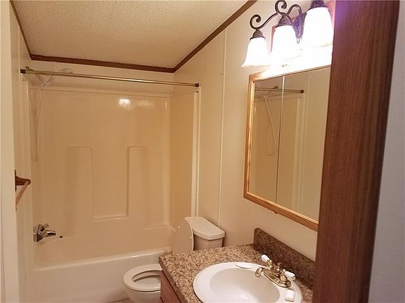 3rd image of 117 Linda Dr