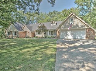 2 Falcon Ridge Ct, Defiance, MO 63341